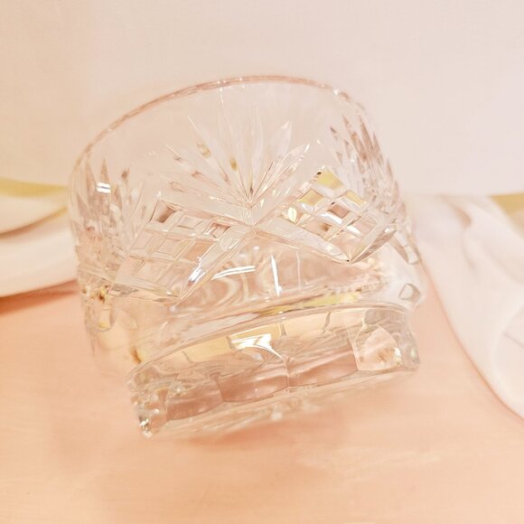 Clear Crystal Round Bowl, Pineapple Tops with Scalloped Edges, Vintage - Picture 6 of 7